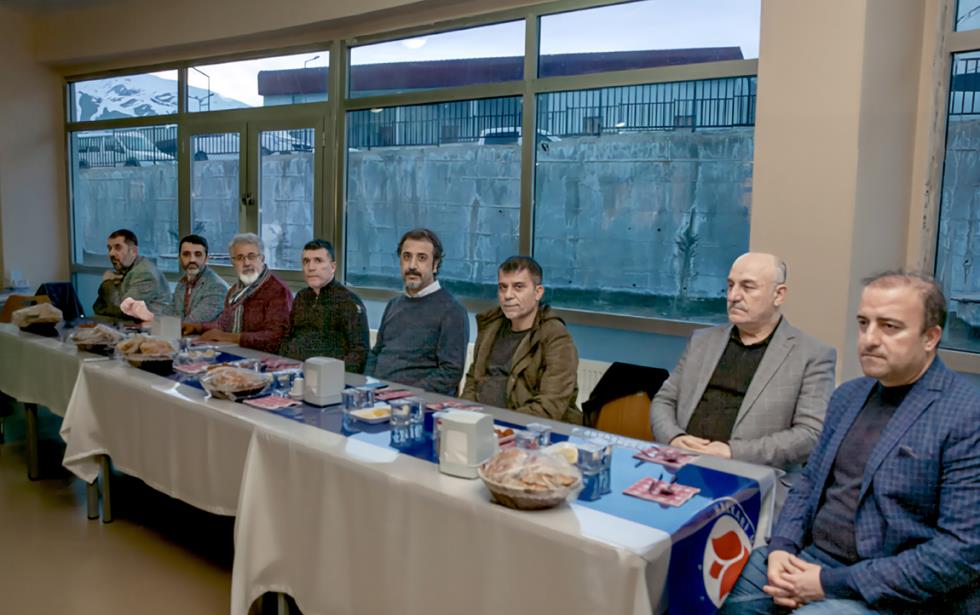Üniversitemiz Sağlık Kültür ve Spor Daire Başkanlığı tarafından öğrencilerimiz için iftar yemeği verildi.