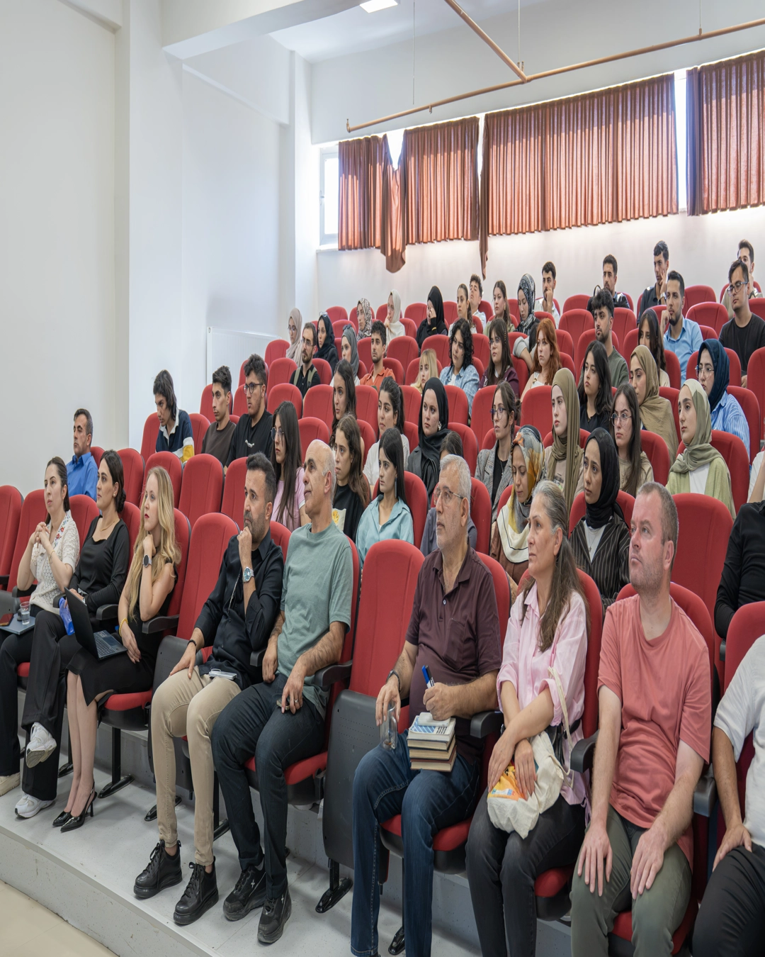 Yabancı Diller Yüksekokulunda Zorunlu Hazırlık Öğrencilerine Yönelik Oryantasyon Programı Düzenlendi etkinlik afişi