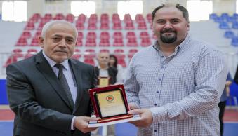 Üniversitemizde Başarılı Akademik ve İdari Personele Ödül Verildi