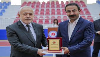 Üniversitemizde Başarılı Akademik ve İdari Personele Ödül Verildi