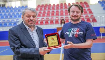 Üniversitemizde Başarılı Akademik ve İdari Personele Ödül Verildi