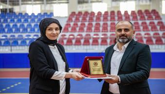 Üniversitemizde Başarılı Akademik ve İdari Personele Ödül Verildi