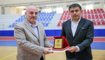 Üniversitemizde Başarılı Akademik ve İdari Personele Ödül Verildi
