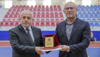 Üniversitemizde Başarılı Akademik ve İdari Personele Ödül Verildi