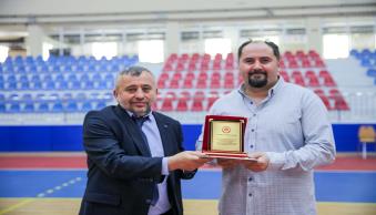 Üniversitemizde Başarılı Akademik ve İdari Personele Ödül Verildi