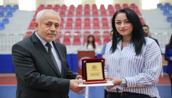 Üniversitemizde Başarılı Akademik ve İdari Personele Ödül Verildi