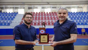 Üniversitemizde Başarılı Akademik ve İdari Personele Ödül Verildi