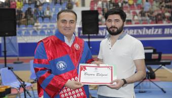 Üniversitemizde Mezuniyet Heyecanı