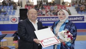 Üniversitemizde Mezuniyet Heyecanı