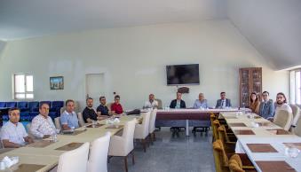İKSAD Enstitüsü ve Herkari Bilim Sanat Edebiyat Derneği Temsilcileri Rektörümüzü Ziyaret Etti