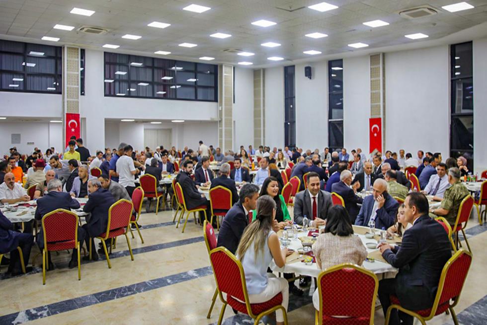 Rektörümüz Prof. Dr. Ömer Pakiş, İlimiz Valisi İdris Akbıyık’ın Onuruna Verilen Veda Yemeğine Katıldı
