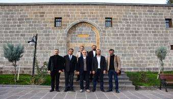 Üniversitemizde "Cumhuriyetin 100. Yılında Üç Kuşak Hakkari Fotoğraf Sergisi" Düzenlendi
