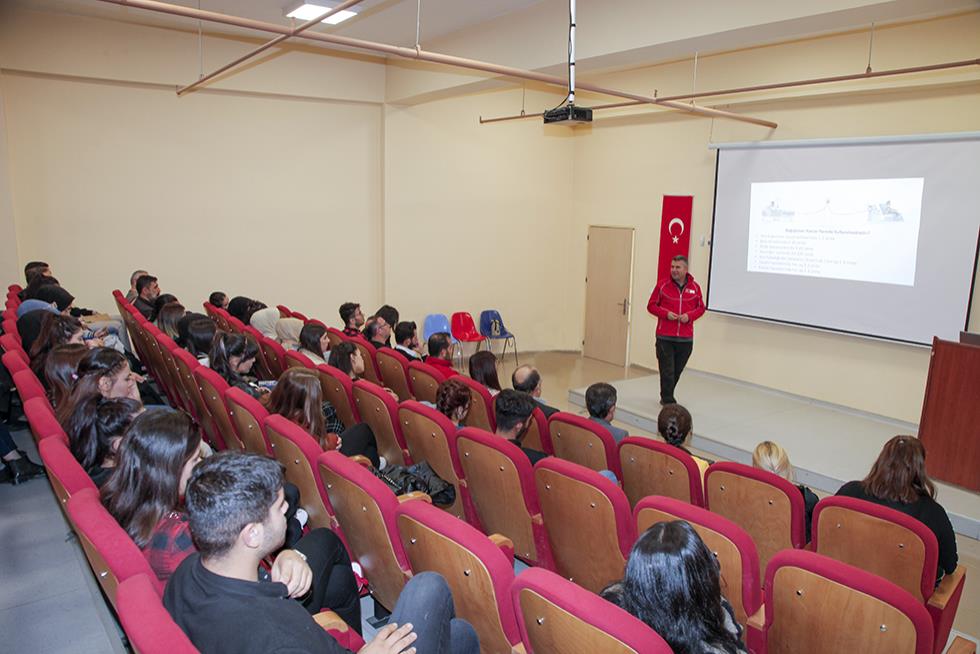 “Toplumda Kan Bağışı Bilinci Oluşturma ve Kök Hücre” Konulu Seminer Düzenlendi