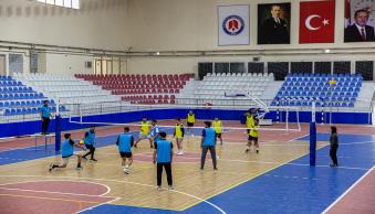 Üniversitemizde Voleybol Turnuvası Başladı