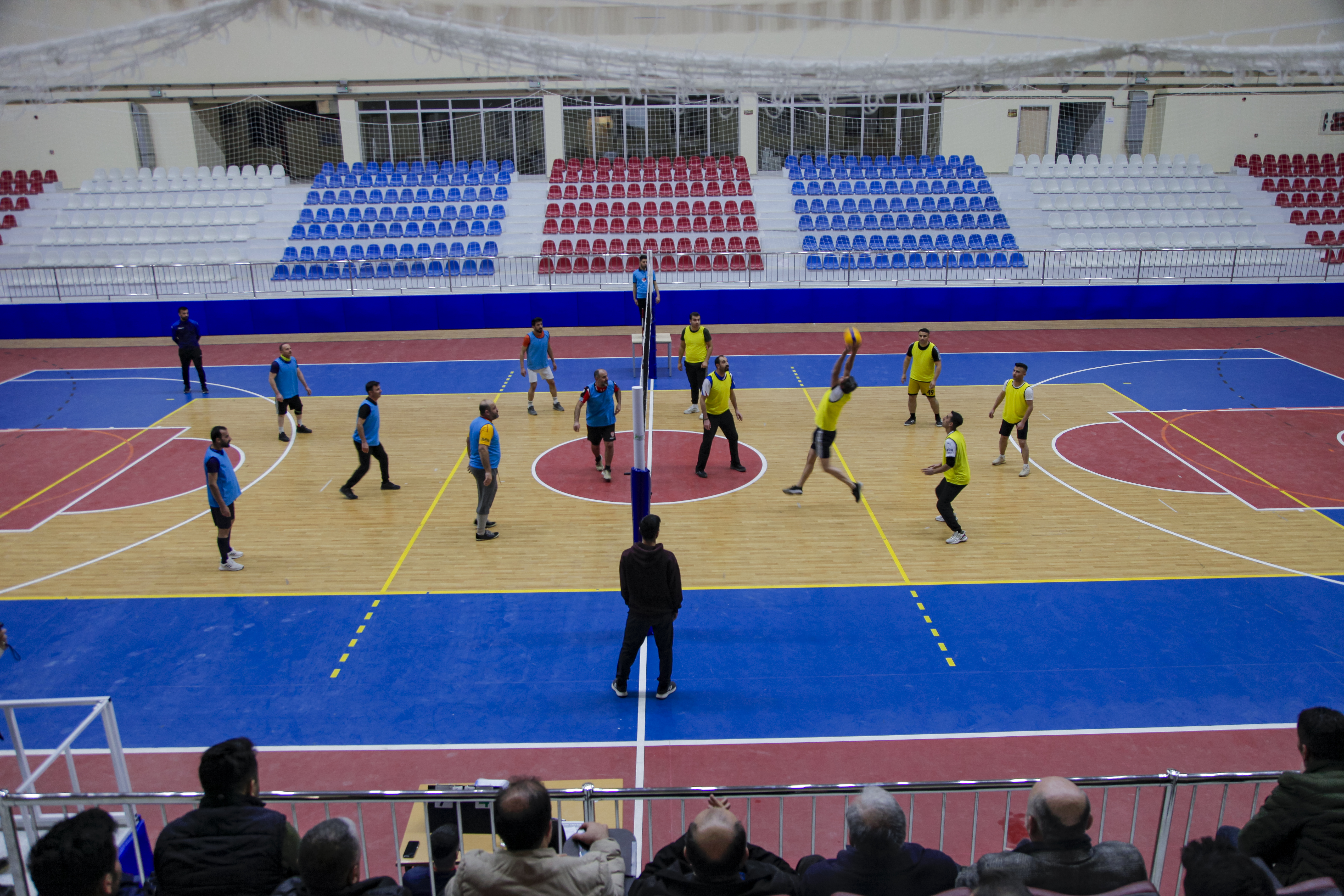 Üniversitemizde Düzenlenen Voleybol Turnuvası Sona Erdi