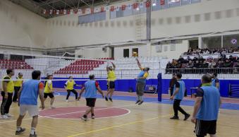 Üniversitemizde Düzenlenen Voleybol Turnuvası Sona Erdi
