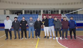 Üniversitemizde Düzenlenen Voleybol Turnuvası Sona Erdi