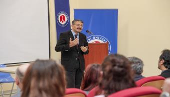 Hakkari Valisi Ali Çelik Öğrencilerimizle Bir Araya Geldi