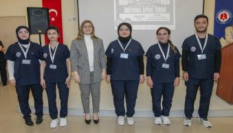 Üniversitemiz Hemşirelik Bölümü Öğrencileri Üniforma Giydi