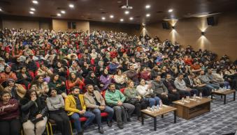 Personelimiz ve  Öğrencilerimizden Müzik Dinletisi
