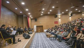 Personelimiz ve  Öğrencilerimizden Müzik Dinletisi