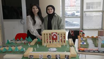 Öğrencilerimiz Eğitici Oyuncaklar ve Kukla Sahneleri Yıl Sonu Sergisi Düzenledi