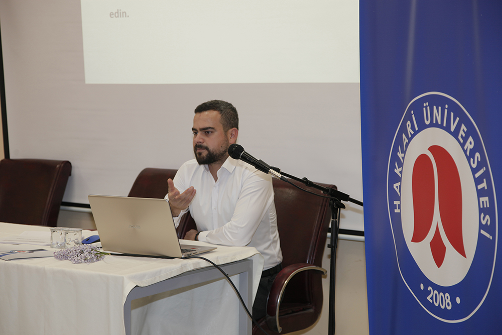 Üniversitemizde "Güvenli İnternet Kullanımı" Konulu Seminer Düzenlendi