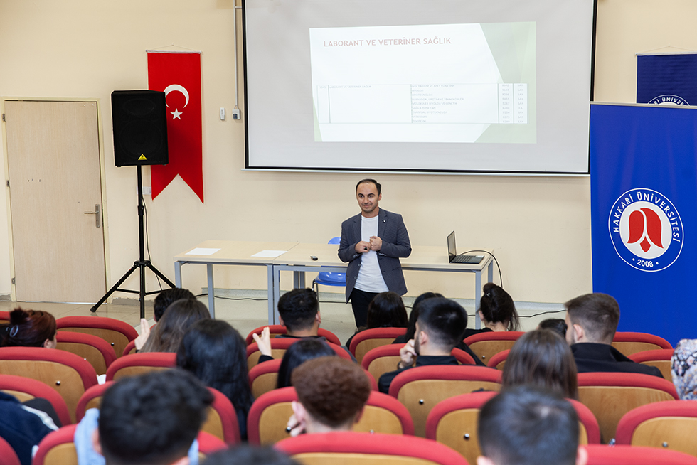 Üniversitemizde "DGS ile Kariyerime Devam " Semineri Düzenlendi