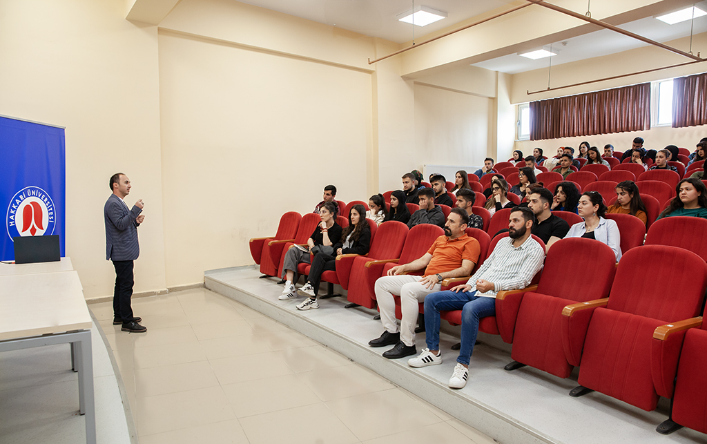 Üniversitemizde "DGS ile Kariyerime Devam " Semineri Düzenlendi