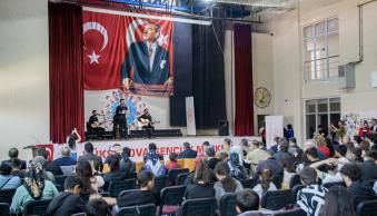 Üniversitemizde 19 Mayıs Bayramı Kapsamında  Karma Resim Sergisi Düzenledi
