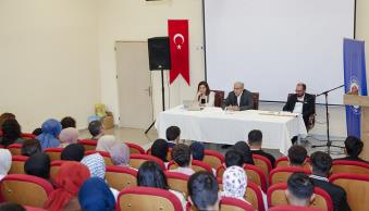 Üniversitemizde “Türk Edebiyatında Mevlid Geleneği ve Süleyman Çelebi'nin Vesiletü’n-Necat’ı” Konulu Söyleşi Düzenlendi