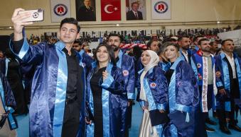 Üniversitemizde 2023-2024 Eğitim Öğretim Yılı Mezuniyet Töreni Gerçekleştirildi