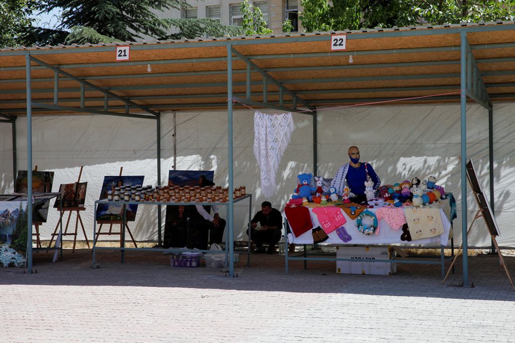 Hakkari’de İlk kez Kültür Fuarı Açıldı