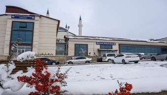 Zeynelbey Yerleşkemiz Beyaza Büründü