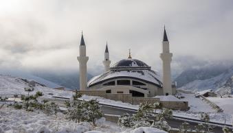 Zeynelbey Yerleşkemiz Beyaza Büründü