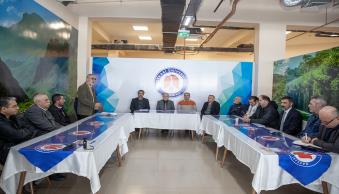 Rektörümüz Cumhuriyetin Yüzüncü Yılında Üç Kuşak Hakkâri Projesinin Görüşmecileri ile Bir Araya Geldi