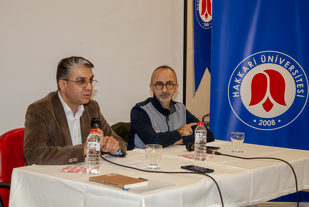 Üniversitemizde “Glokal Hikayeler: Yerelden Dünyaya Bir Tarih Okuması" Konulu Konferans Düzenlendi