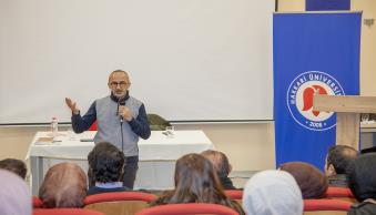 Üniversitemizde “Glokal Hikayeler: Yerelden Dünyaya Bir Tarih Okuması" Konulu Konferans Düzenlendi