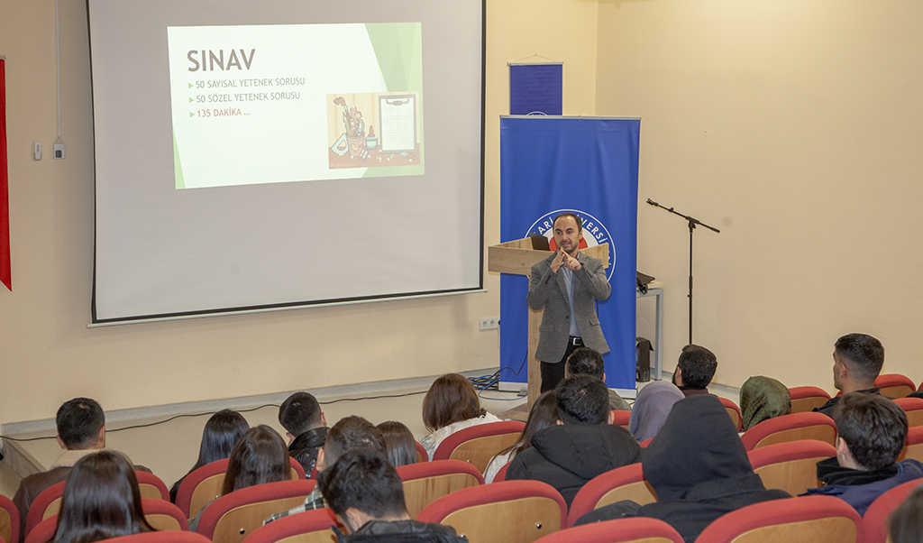 Üniversitemizde DGS ile Kariyerime Devam Ediyorum Konulu Seminer Düzenlendi