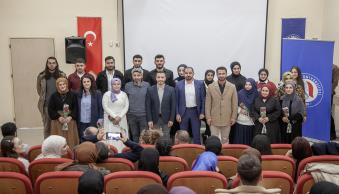 Üniversitemizde Öğrenciler Arası Şiir Okuma Yarışması Düzenlendi