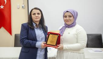Üniversitemizde Öğrenciler Arası Şiir Okuma Yarışması Düzenlendi