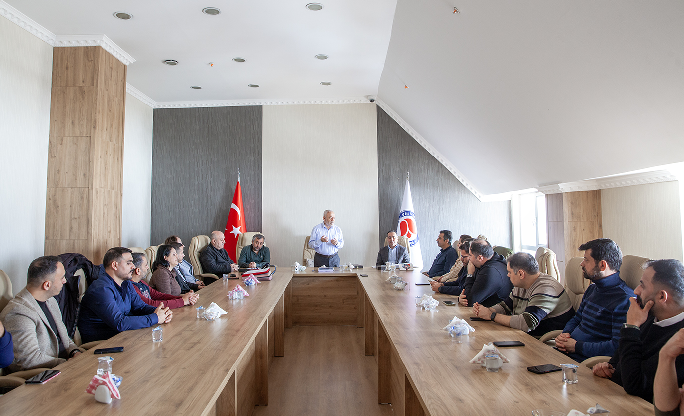 Rektörümüze Teşekkür Plaketi Takdim Edildi