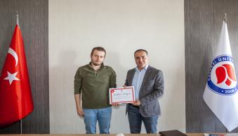Rektörümüze Teşekkür Plaketi Takdim Edildi