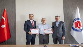 Rektörümüze Teşekkür Plaketi Takdim Edildi