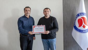 Rektörümüze Teşekkür Plaketi Takdim Edildi