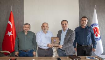 Rektörümüze Teşekkür Plaketi Takdim Edildi