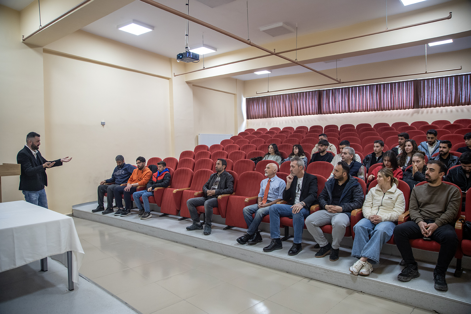 Üniversitemizde 18 Mart Çanakkale Zaferi Kapsamında Konferans Düzenlendi