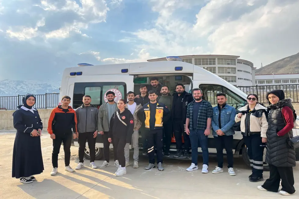 İlk ve Acil Yardım Programı Öğrencilerine Ambulans ve Servis Hizmetleri Eğitimi
