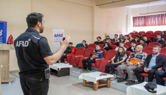 Üniversitemizde Afet Farkındalık Eğitimi ve AFAD Gönüllülük Faaliyetinin Tanıtım Sunumu Yapıldı