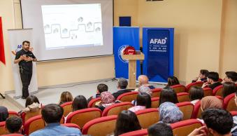 Üniversitemizde Afet Farkındalık Eğitimi ve AFAD Gönüllülük Faaliyetinin Tanıtım Sunumu Yapıldı